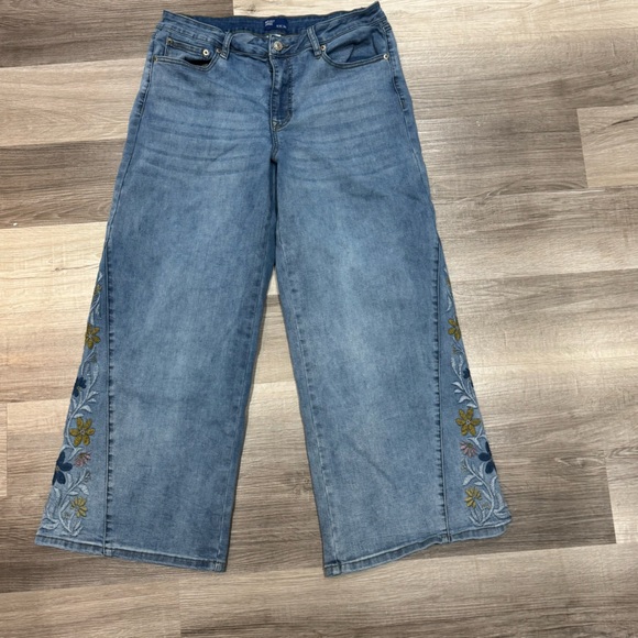 Project Indigo cropped jeans with the sweetest embroidered flowers – size 14 - Picture 3 of 9